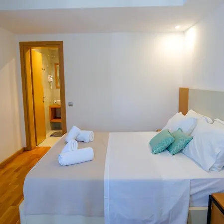 Royal 1967 4* Himarë