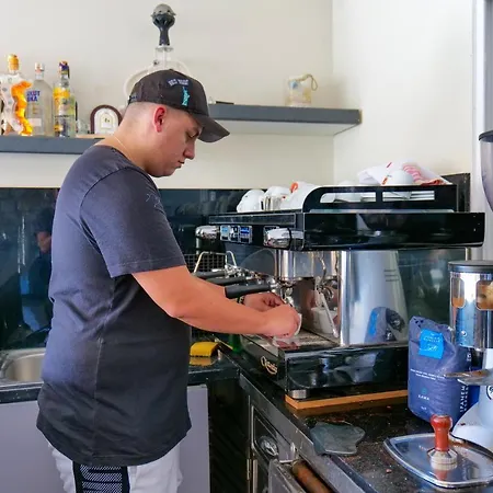 Frühstückspension Royal 1967 Himarë