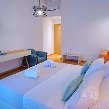 Royal 1967 4* Himarë