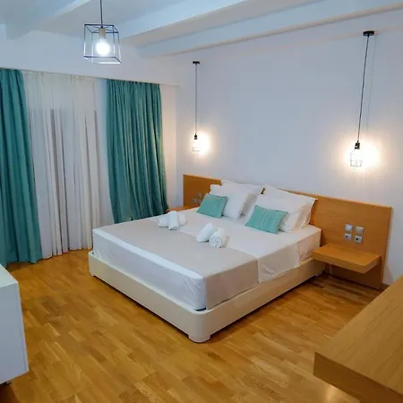 Royal 1967 4* Himarë