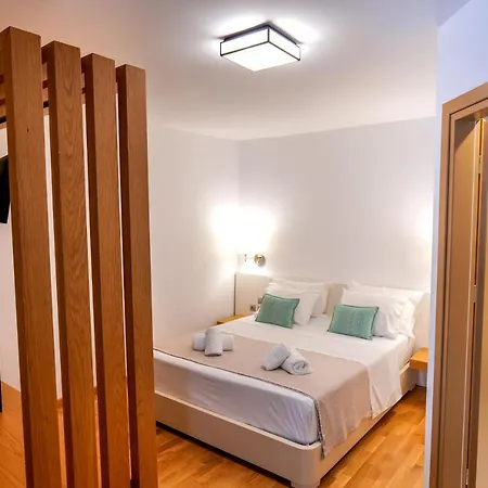 Royal 1967 Bed & Breakfast