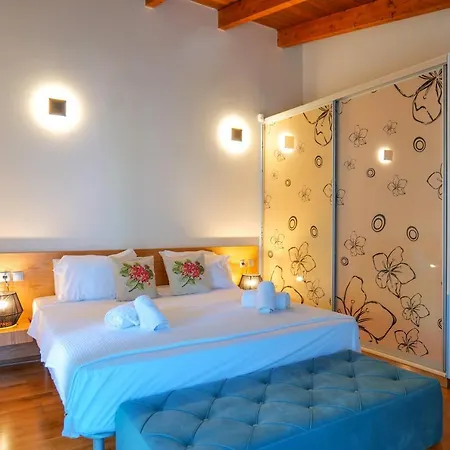 Royal 1967 Bed & Breakfast 4*