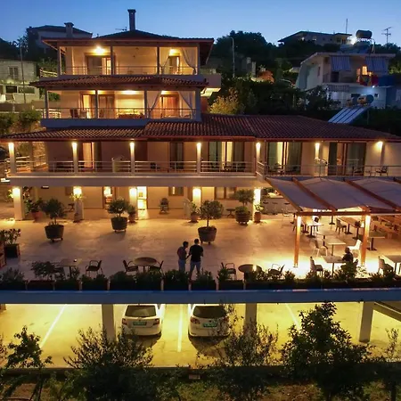 Royal 1967 Bed & Breakfast Himare
