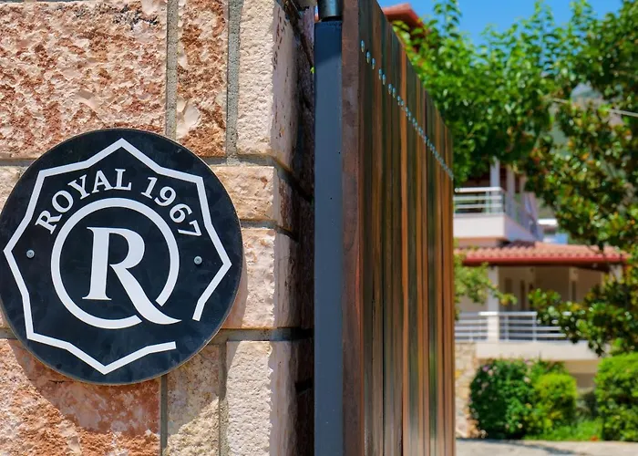 Royal 1967 Oda ve Kahvaltı Himarë