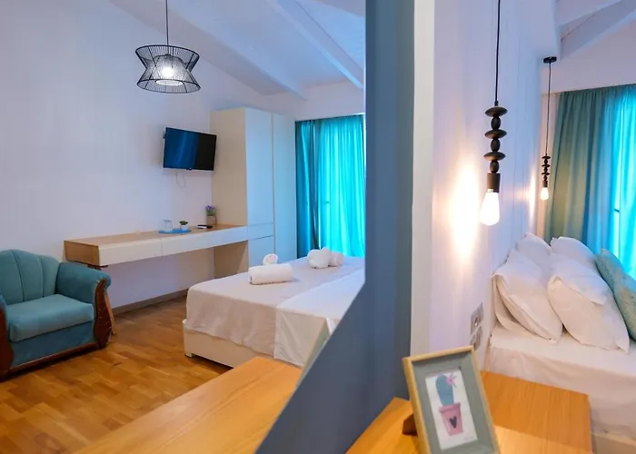 Royal 1967 Oda ve Kahvaltı Himarë