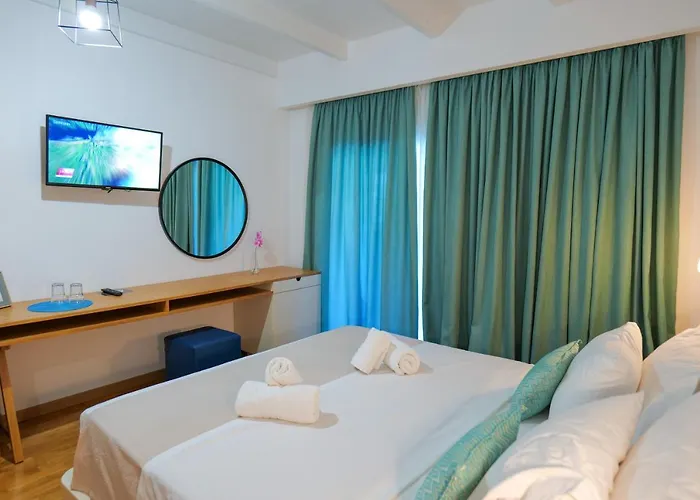 Royal 1967 Oda ve Kahvaltı Himarë