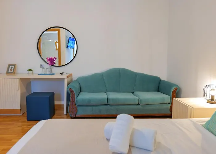 Oda ve Kahvaltı Royal 1967 4*