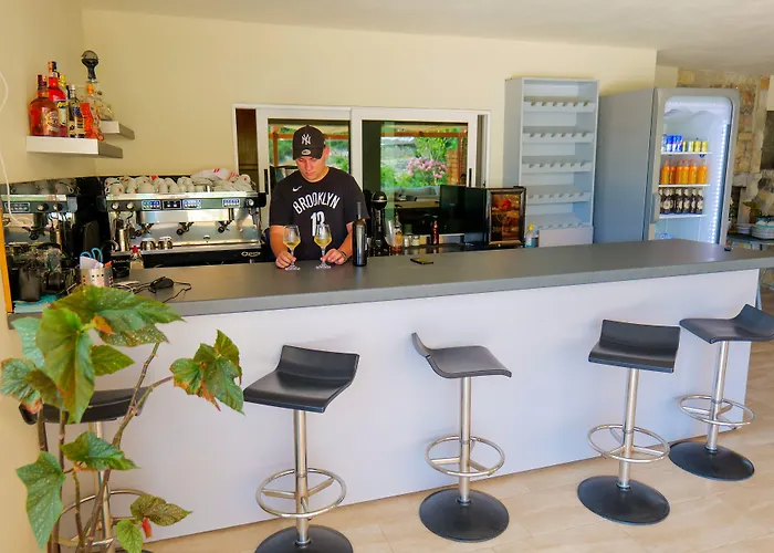 Oda ve Kahvaltı Royal 1967 Himarë